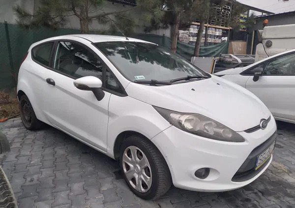 śląskie Ford Fiesta cena 7380 przebieg: 321485, rok produkcji 2010 z Pyskowice